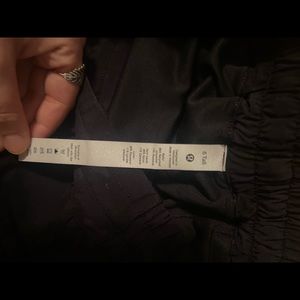 Lululemon Hotty Hot low rise shorts 4”